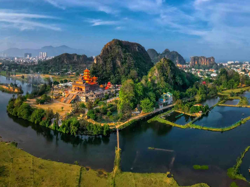 Xu Hướng Du Lịch Xanh Đà Nẵng: Trải Nghiệm Xe Máy Điện Thế Hệ Mới Và Công Nghệ Đổi Pin Tiện Lợi