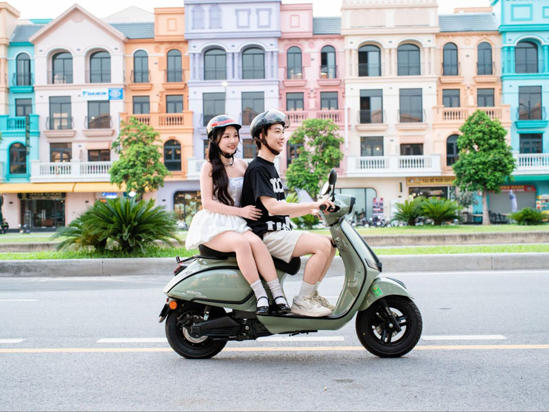 전기 오토바이로 즐기는 다낭 맛집 탐방: 친환경 여행 트렌드 및 지난 24시간 주요 뉴스 5가지