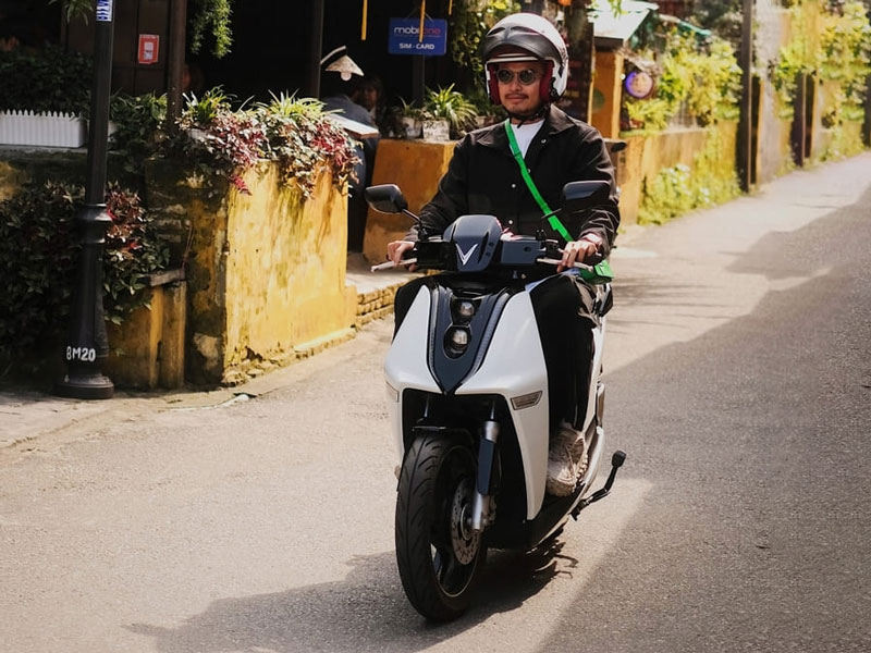 Báo cáo Tổng hợp: Xu hướng và Dịch vụ Cho thuê Xe máy Điện Du lịch tại Đà Nẵng trong 24h qua