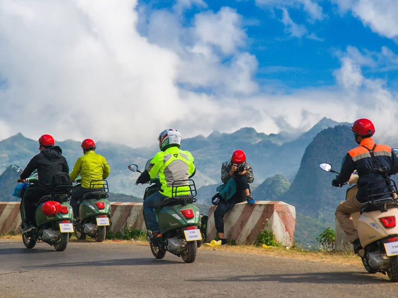 친환경 여행 트렌드: 지난 24시간 동안 다낭의 전기 오토바이 서비스 폭발 소식 5가지
